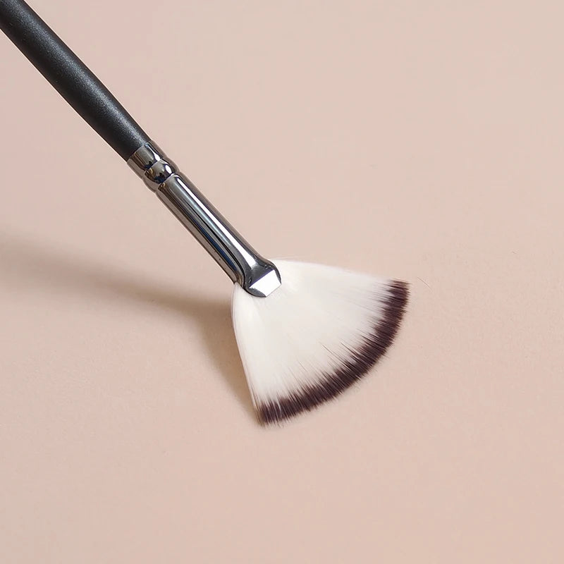 Black Long Handle Small Thin Makeup Finished Fan Powder Blush Cheek Blush Cosmetic Brush P723 Quake