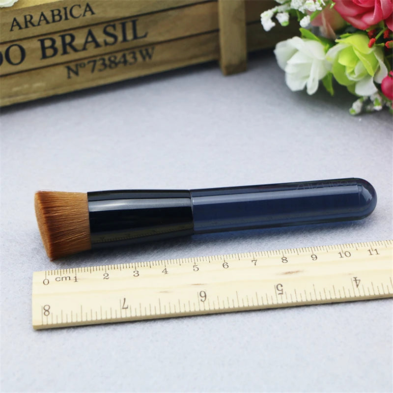 Angled Flat 131 Japan Liquid Foundation Brush BB Cream Sculpting Contour Makeup Brush Acrylic Handle With Case Quake