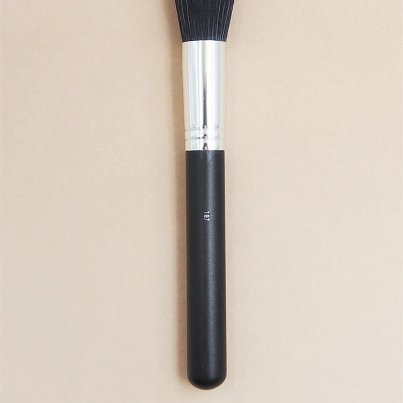 High Quality #187 Air Blusher Brush Double Layer Soft Makeup Brush For Compact Loose Powder Fan Brush Finish Makeup Brush Quake