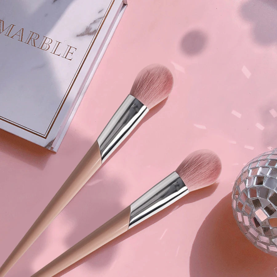 Fashion Fenty Style Makeup Brushes Sculpting Bronzer Brush Highlighter Blending Shadow Blusher Make up Brush Tool Quake
