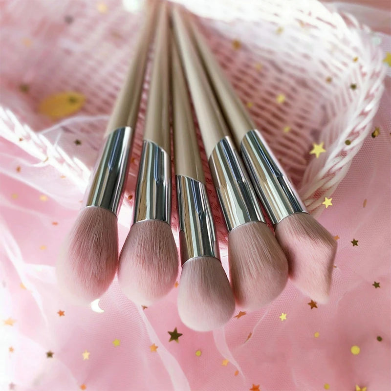 Fashion Fenty Style Makeup Brushes Sculpting Bronzer Brush Highlighter Blending Shadow Blusher Make up Brush Tool Quake