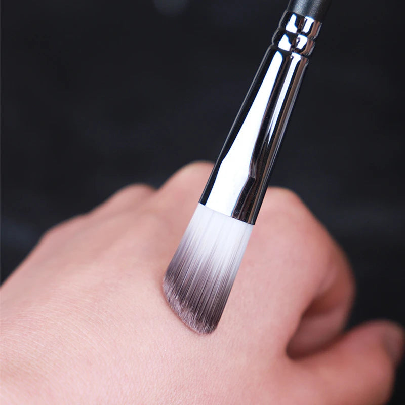 1Pc P-Series #07 Precision Concealer Cream Brush Magic Angled Concealer Makeup Brushes Wet Dry Use for Acne mark dark circle Quake