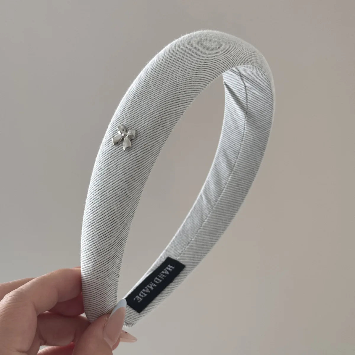 Silver Small Bow Headband Korean Sweet Temperament Pressure Hair Headband Daily Versatile Headband for Outdoor Hair Accessories Quake gray white