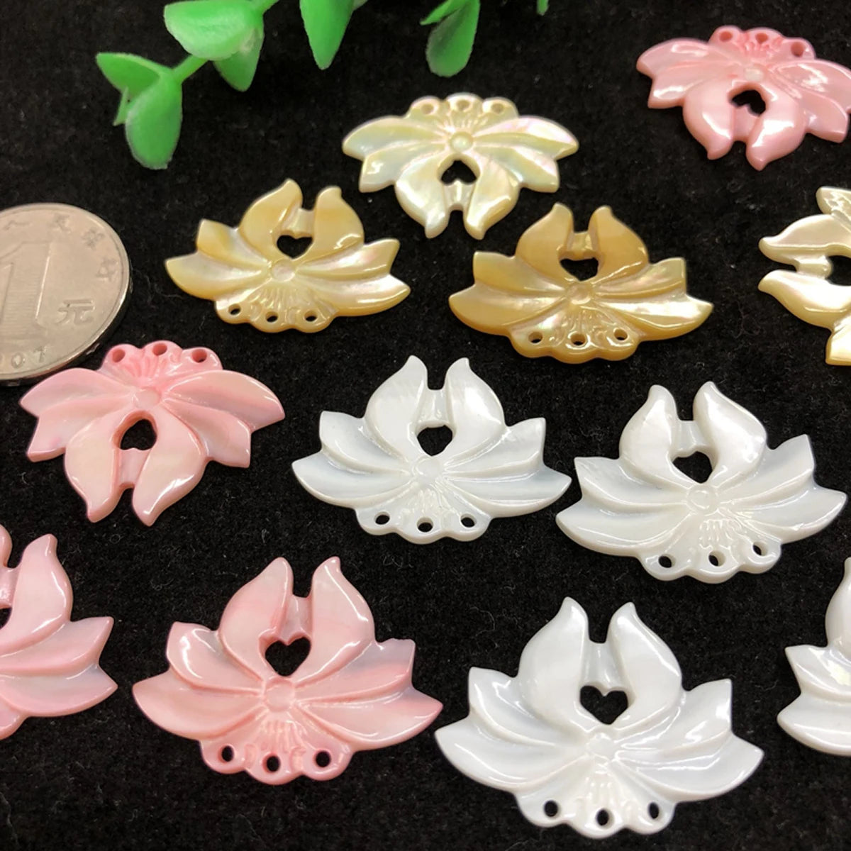 3Pcs Lotus Pendant Accessory Freshwater Shell Pendant Beads For Jewelry Making DIY Earrings Necklace Tassel Accessory Quake