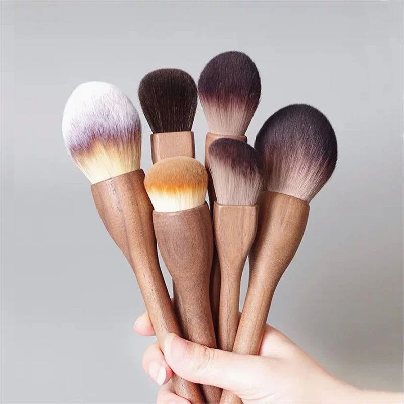 1Pcs European Vintage Wood Handle Makeup Brush High Quality Walnut Loose Powder Blush Foundation Contour Brush Super Soft Quake