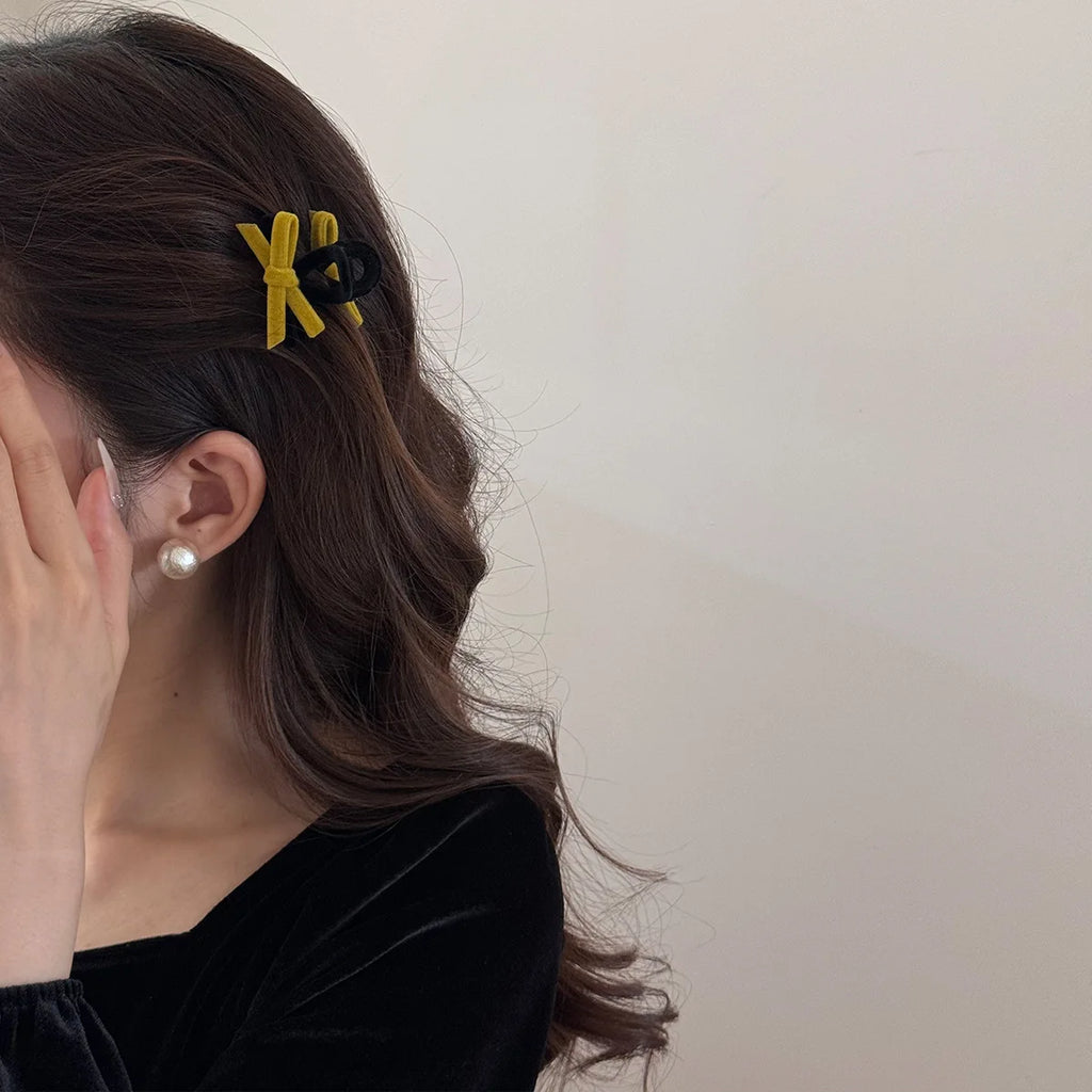 2pcs Korean Retro Velvet Bow Hair Claws Sweet Fashion Hair Side Clips Princess Head Bow Hair Grab Clip Clamp Girls Headwear New Quake