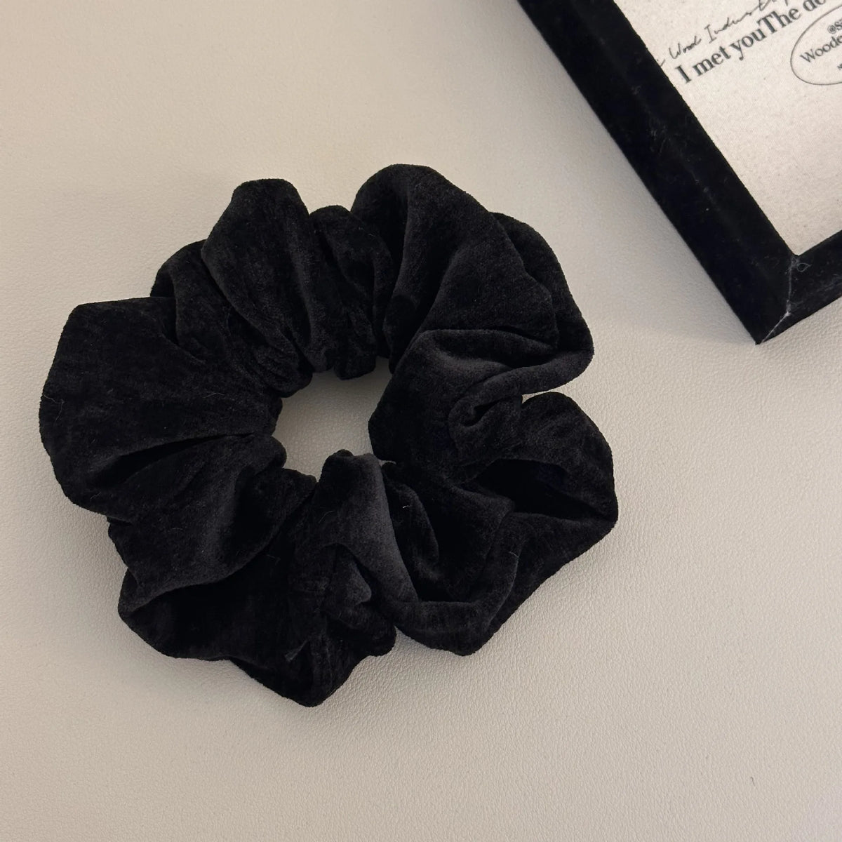 Velvet Polka Dot Hairbands Women Large Polka Dot Ruffle Hair Scrunchies Simple Elegant Hairbands Ponytail Holder Style Headwear Quake bk