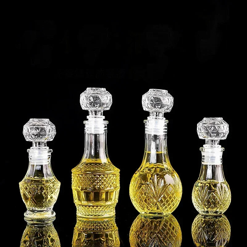 European Whiskey Transparent Glass Carved Small Bottle 50ml/100ml Mini Western Wine Bottle Sealed Red Wine Bottle Quake