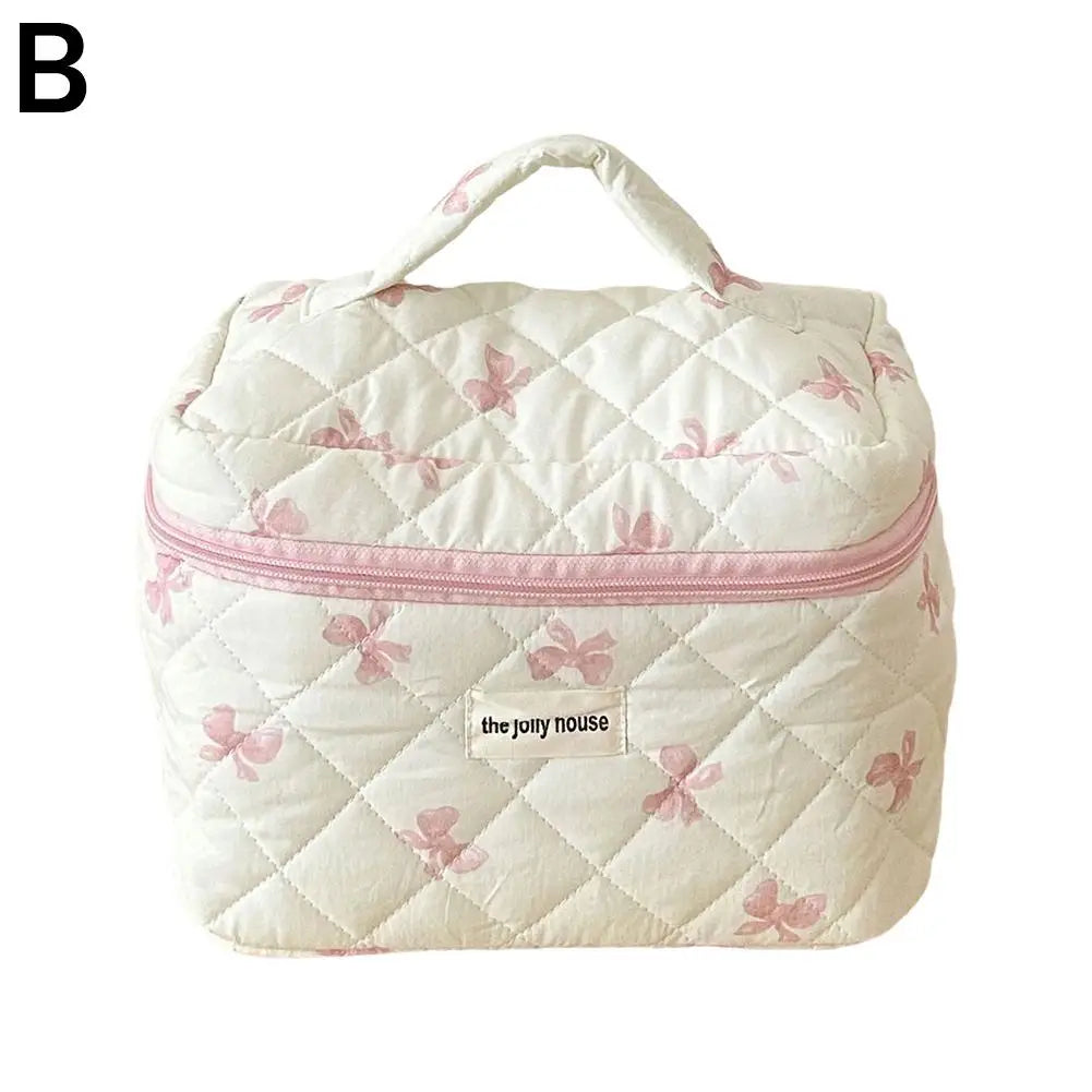 Quilted Makeup Bag 3 Sizes Floral Toiletry Cosmetic Pouch Makeup Organizer Travel Floral Bag for Bridesmaid Gifts, Daily Use Quake pink-L