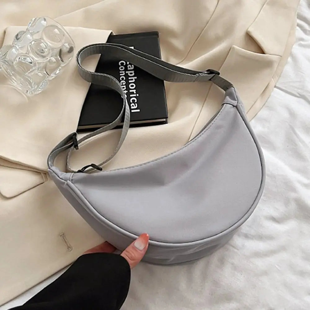 Nylon Crossbody Bag For Women Fashion Portable Casual Hobos Sport Chest Pouch Underarm Bags Students Dumpling Shape Shoulder Bag Quake