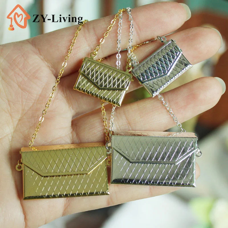 1Pc Metal chain pack Doll Bag Miniature Shopping Handbag for Clothes Accessories Quake