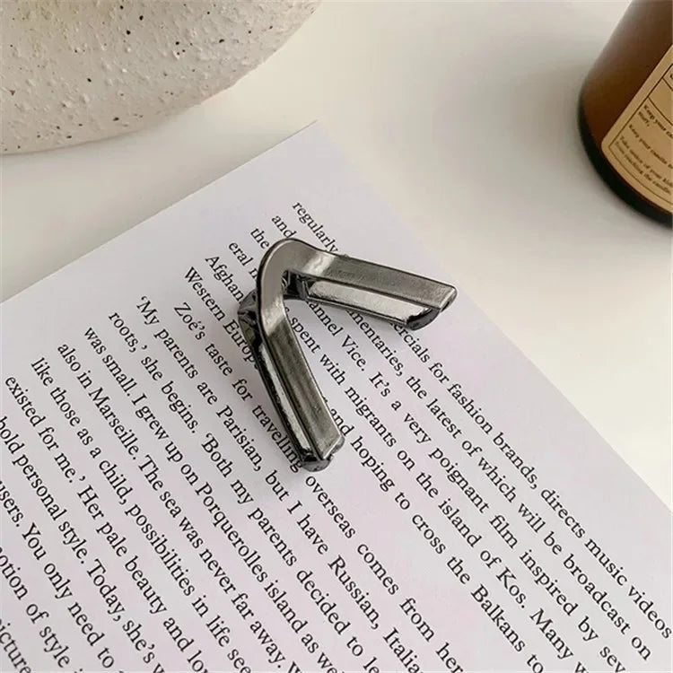High Ponytail V-shaped Hair Clip Fashionable Gold Color Metal Small Hair Clips High Ponytail Ornament Korean Popular Headwear Quake black
