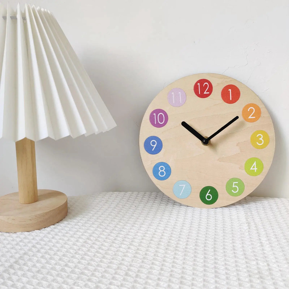 Stylish 11 Inch Wall Clock for Bedroom Decor - Battery Operated Quake Black hands