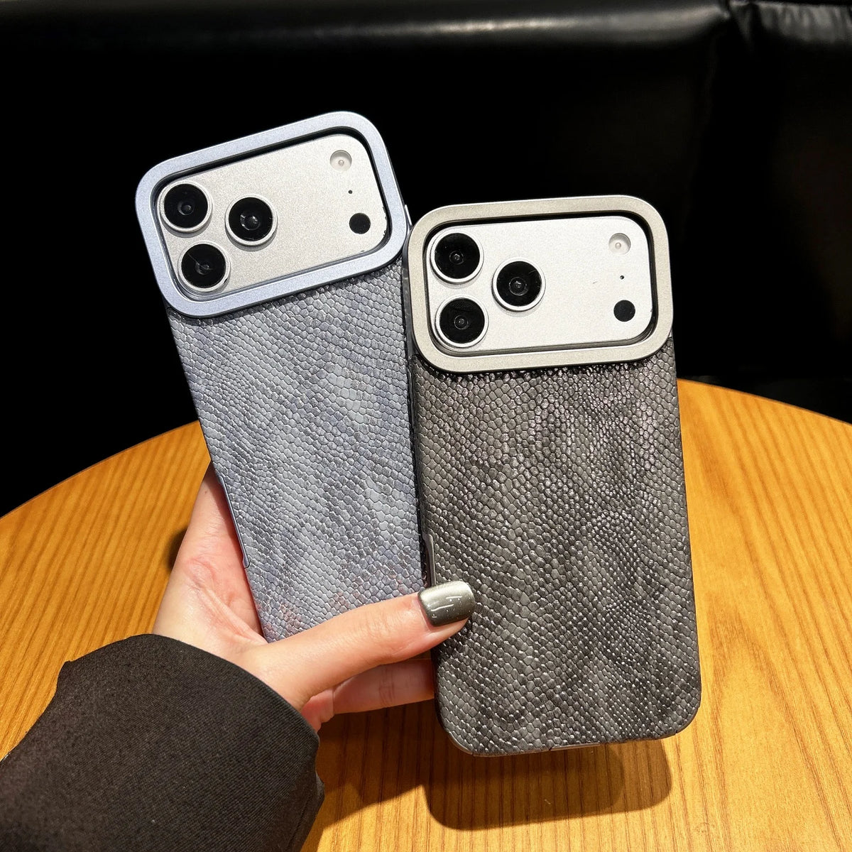 Fashion Snake Pattern Phone Case Compatible with MagSafe for iPhone 16/17 pro Max Wireless Charging Protective Cover Quake