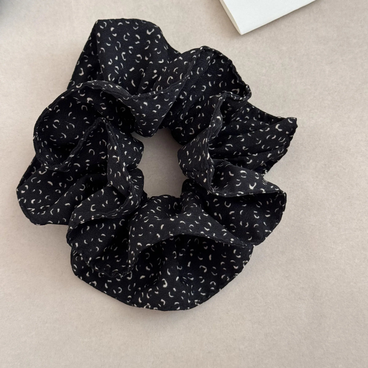Retro Leopard Print Hair Scrunchies Large Ruffle Elastic Rubbber Bands Elegant Simple Fashion Durable Ponytail Holder Head Ropes Quake bk