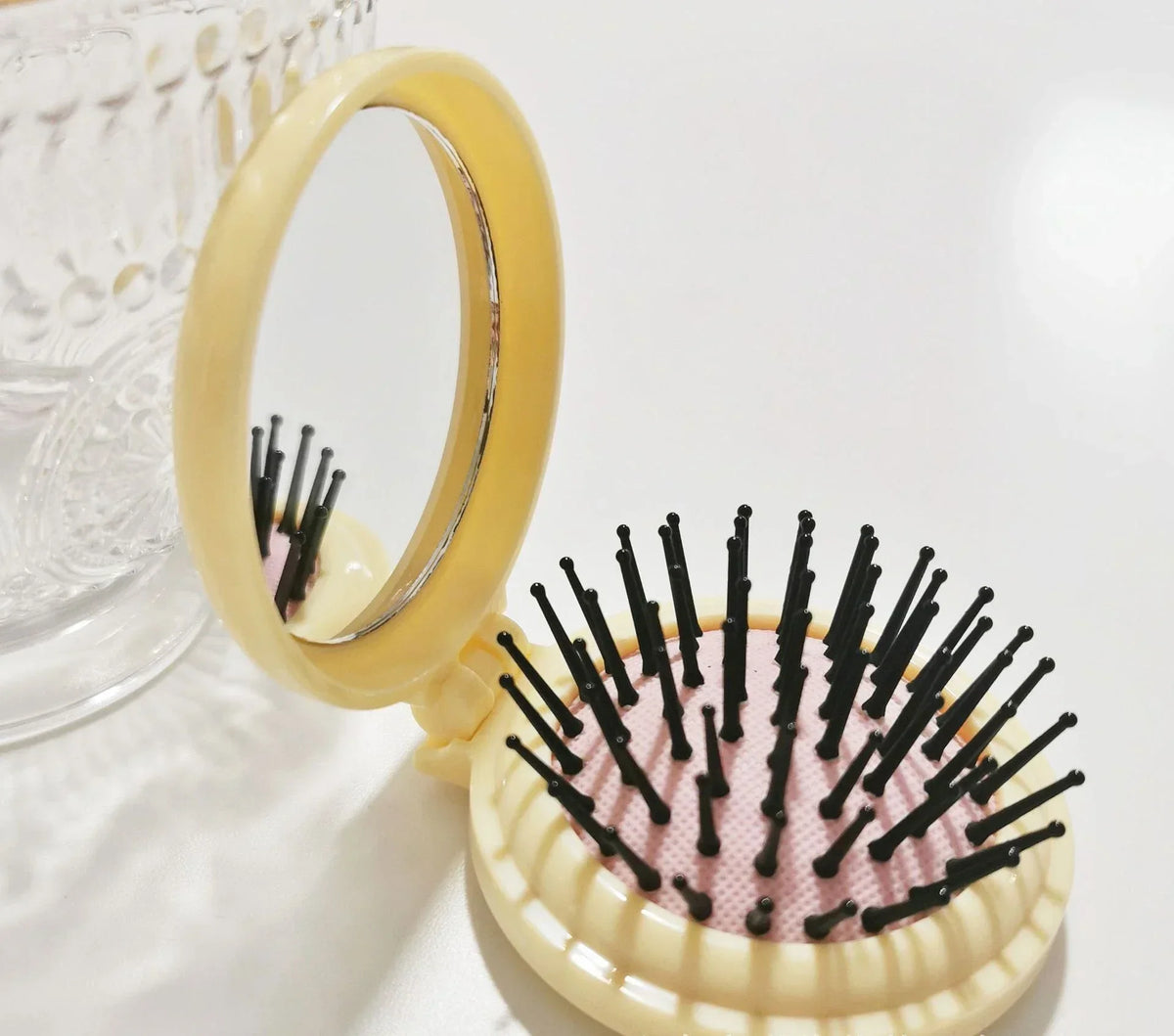 Portable Mini Round Hair Comb with Mirror Pocket Small Size Traveling Massage Folding Hair Comb Women Hair Brushes Styling Tools Quake Yellow 1