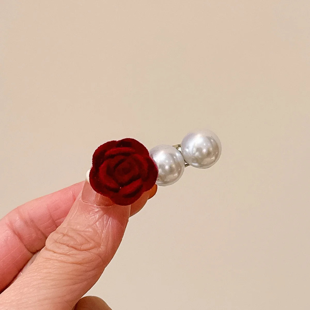 Velvet Rose Flower Hair Clip Sweet Pearl Floral Hairpin French Romantic Girl Bangs Barrettes Wedding Bride Headwear Accessories Quake red rose flower