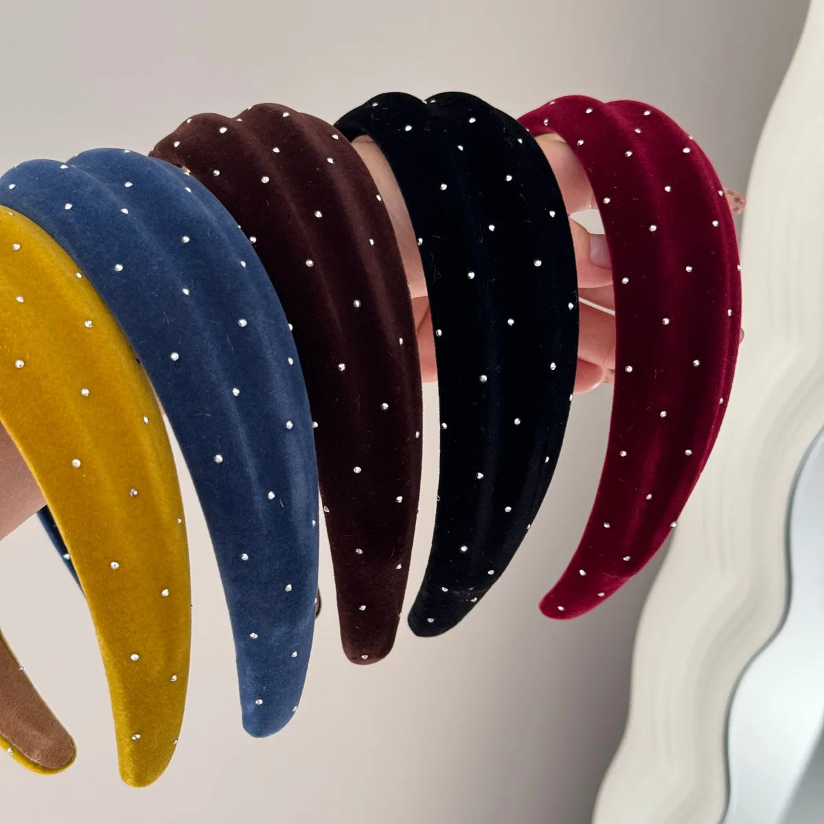 Polka Dots Pearls Velvet Headband for Women Girls French Retro Elegant Hairband Headwear Traveling Outdoor Hair Accessories New Quake