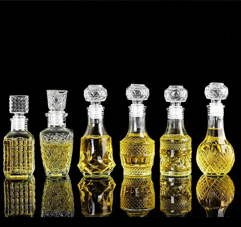 High End Transparent Glass Small Bottle 50/100ml Whiskey Mini Creative Red Bottle Quake