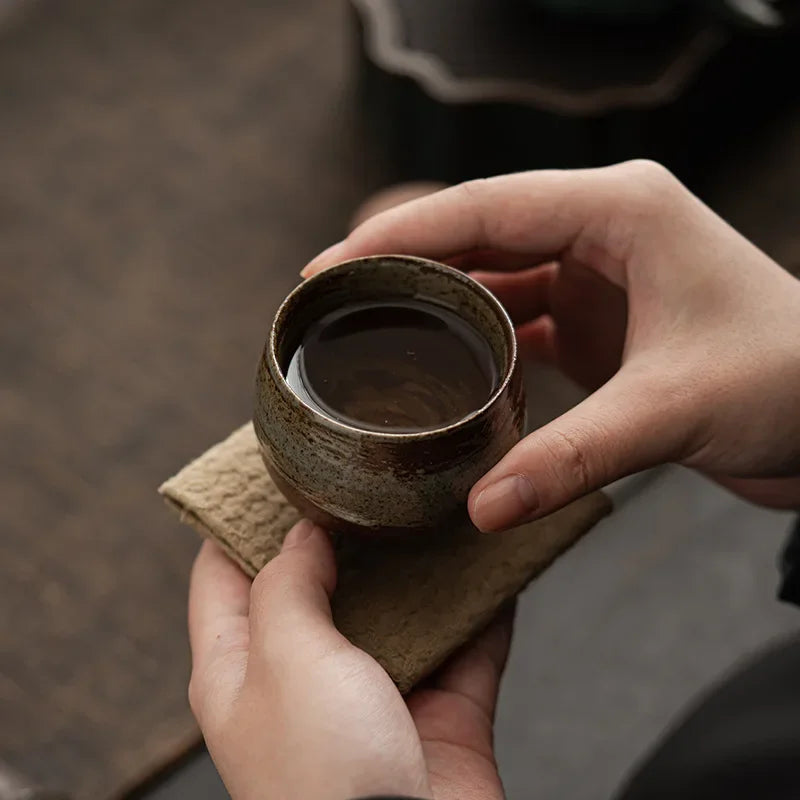 Japanese Handmade Rough Pottery Tea Cup Ceramic Kung Fu Tea Set Single Cup Antique Style Quiet Path Antique Craftsmanship Gift Quake