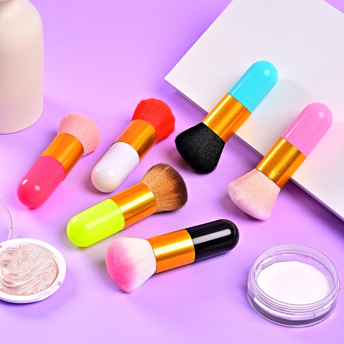 1 PCS Oversize Makeup Brush Random Color Powder Brush, Fluffy Kabuki Brush Makeup Brush For Perfect Foundation, Bronzer, Highlig Quake