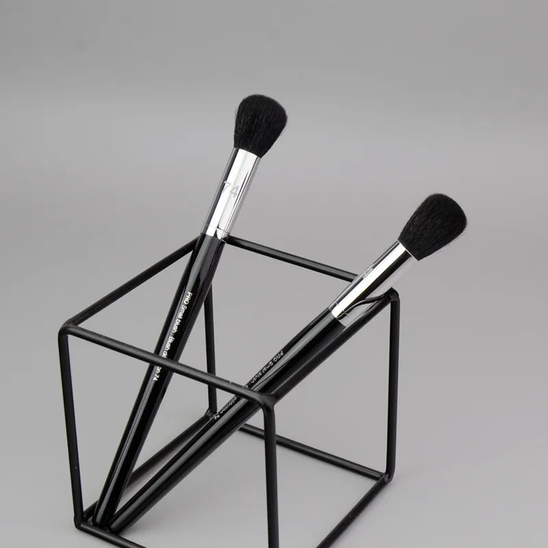 Professional Goat Hair Small Blush Brush Long Handle #74 Bronzer Sculpting Makeup Brush Beauty Cosmetic Tool Quake