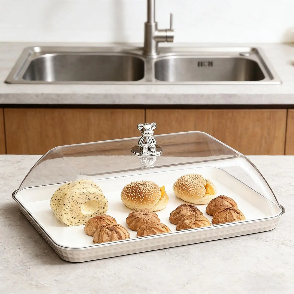 Plastic Cake Stand with Dome Lid Cupcake and Pastry Serving Platter for Buffet Dessert Table Use Quake
