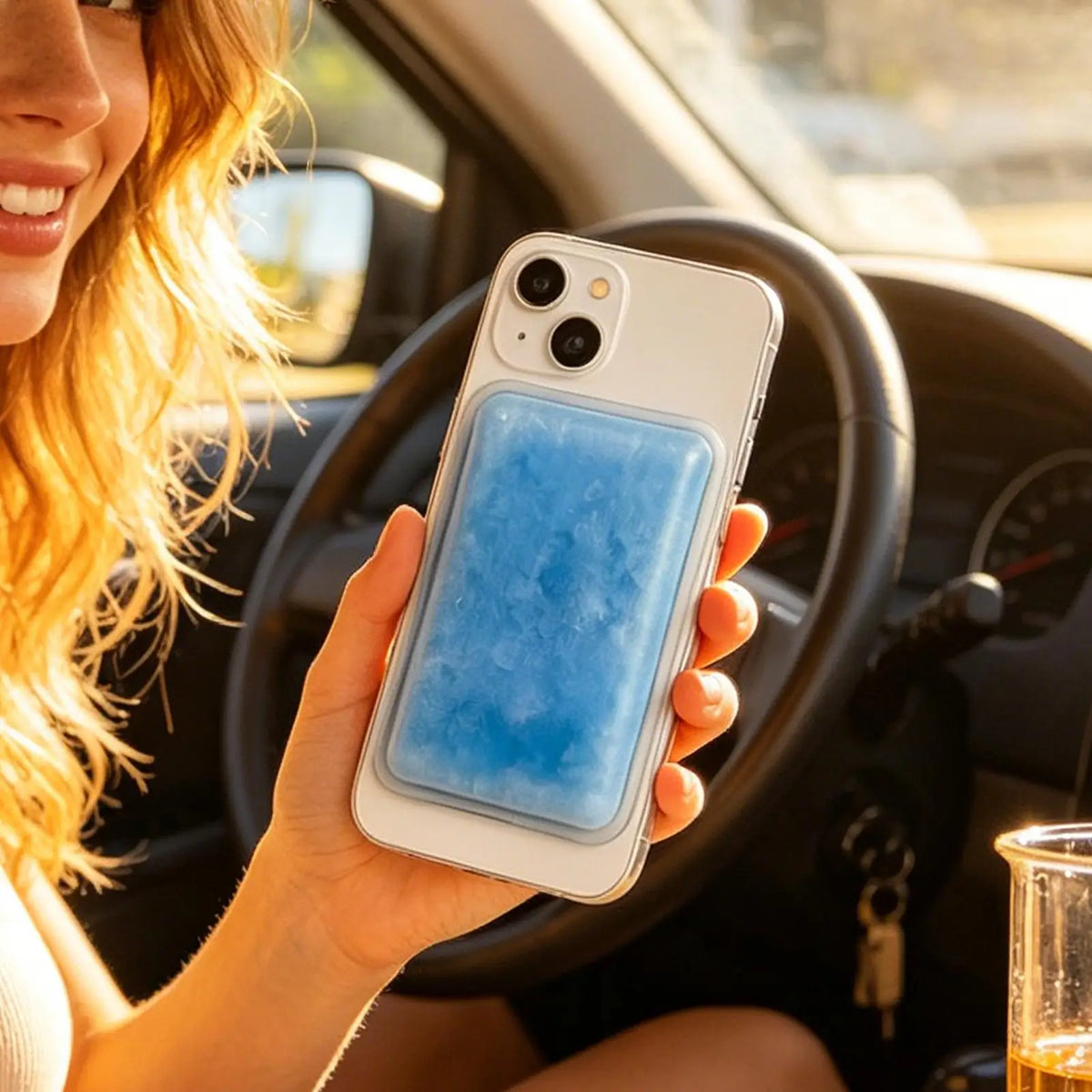 Cell Phone Cooling Pad Portable Reusable Soft Ice Pack Smartphone Back Cooler for Vlog Travel Home Office Camping Quake