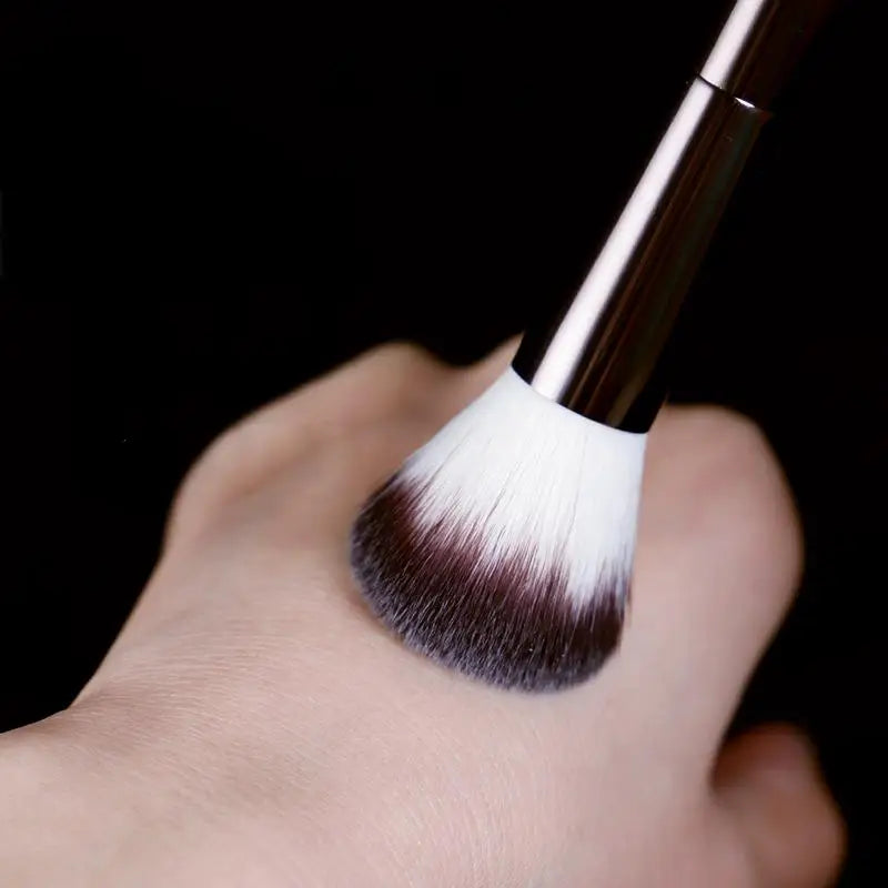 Makeup Brush, Powder Brush, Blush Brush, Loose Powder Brush, Exquisite Professional Metal Handle, Double-head Design, with Box Quake