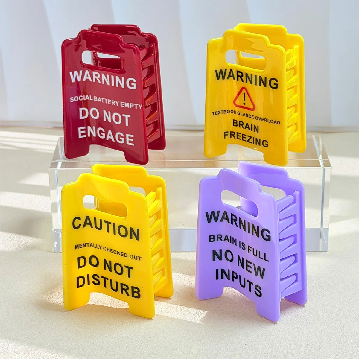 Plastic Warning Sign Grab Clip Personalized Creative Design Ponytail Hairpin Back of The Head Shark Clip Hair Style Accessories Quake