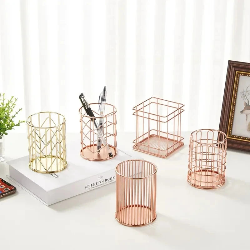 Nordic Metal Wrought Iron Storage Finishing Basket Stationery Makeup Brush Storage Bucket Multi-function Quake