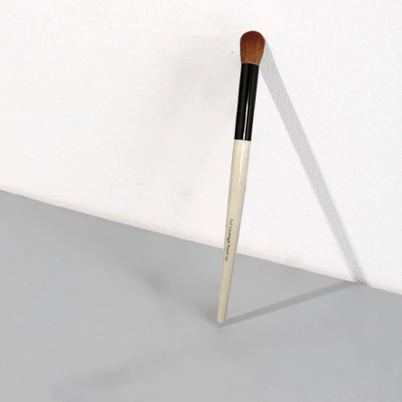 EASIA 1PC Concealer Makeup Brushes Solid Wood Handle Embellish The Face Cosmetic Beauty Tools For Women Quake