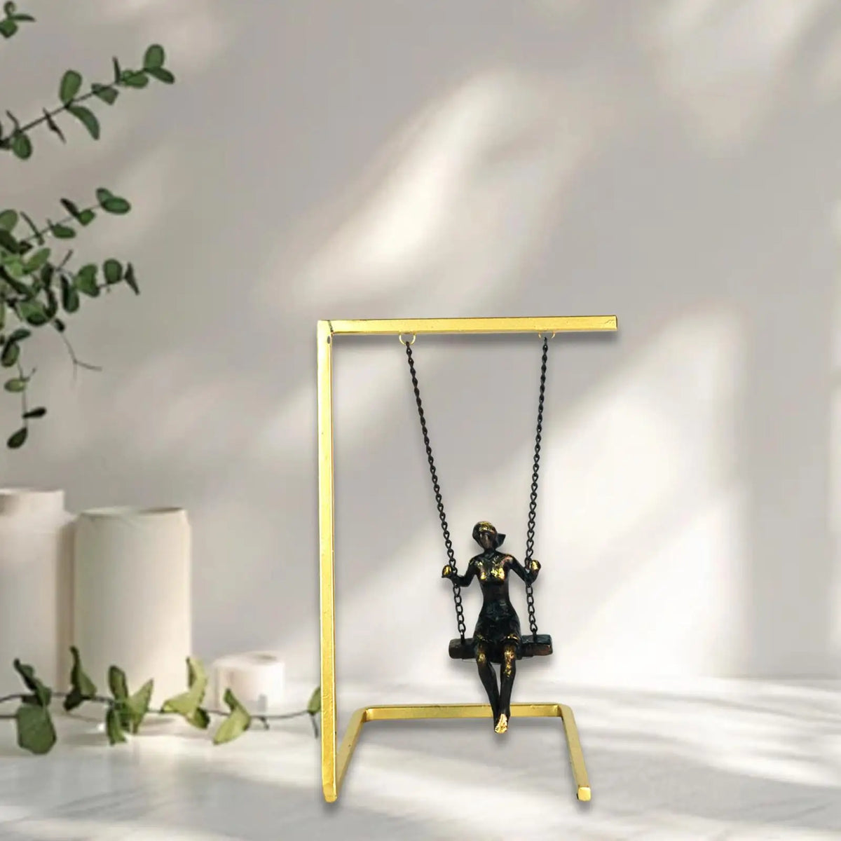 Swing Character Statue Tabletop Collection Figurine for Bedroom Cabinet Desk Quake Women