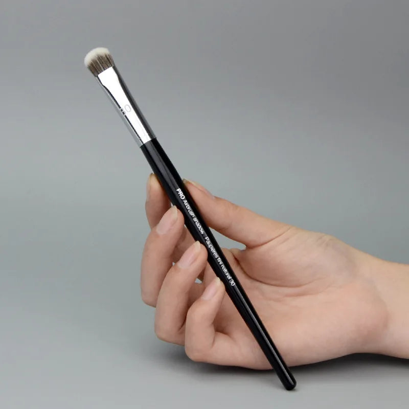 High End Black Long Handle No.30 Pro Makeup Brush Shadow Eyeshadow Blending Makeup Brushes Cosmetic Tools Quake