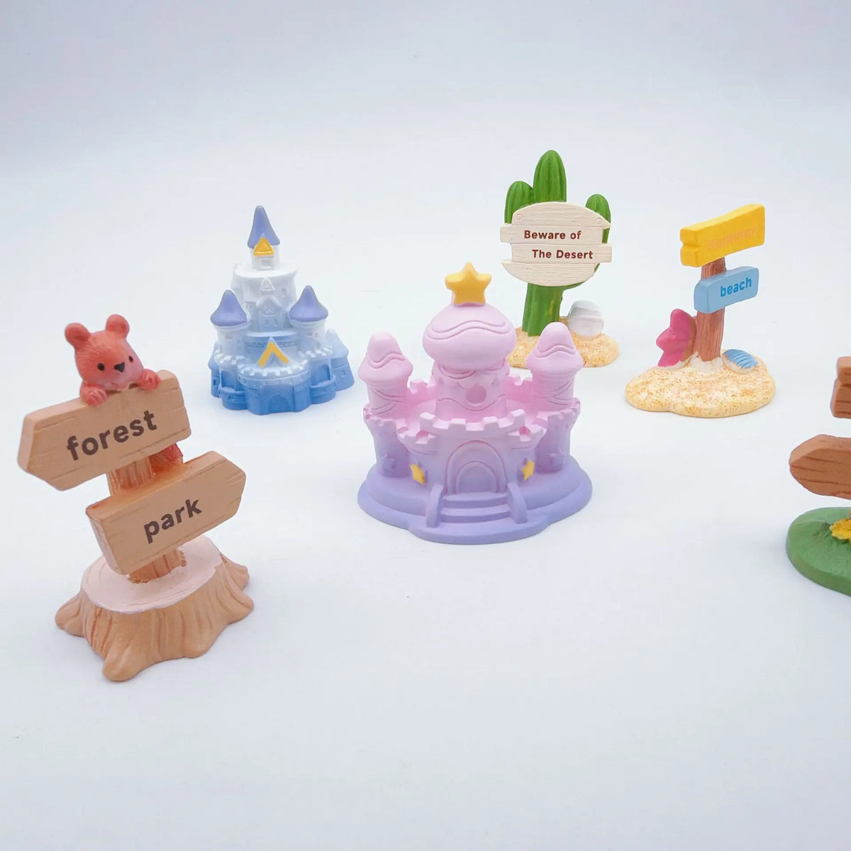 2Pcs Kawaii Dream Castle Miniature Figurines Resin DIY Crafts Statue Fairy Garden Accessories Desktop Ornaments For Home Decor Quake