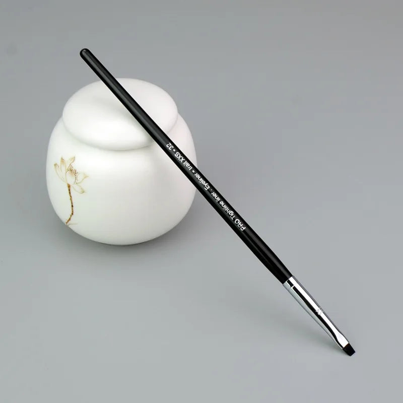Good Quality S32 PRO Tightline Liner Brushes Small Precision Flat Eyeliner Makeup Brush Makeup Artist Quake