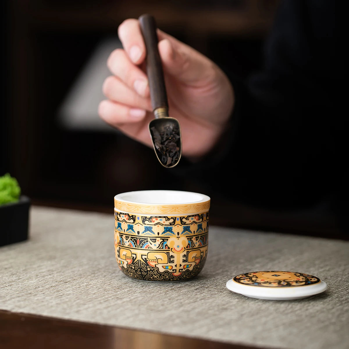 Mini Handmade Ceramic Teapot Single-Person Small Teapot with Storage Bag Portable Kung Fu Tea Set for Outdoor Camping Gift Quake