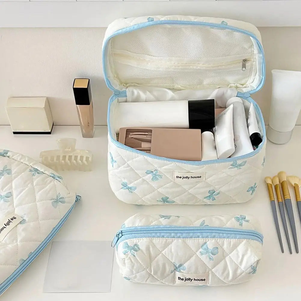 Quilted Makeup Bag 3 Sizes Floral Toiletry Cosmetic Pouch Makeup Organizer Travel Floral Bag for Bridesmaid Gifts, Daily Use Quake