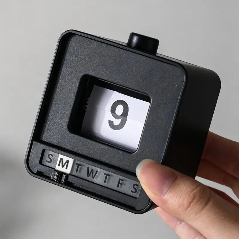 Push-to-Update Permanent Desk Calendar with Date Cards, Manual Weekday Sliders, and Battery-Free Table Top Use K1KF Quake