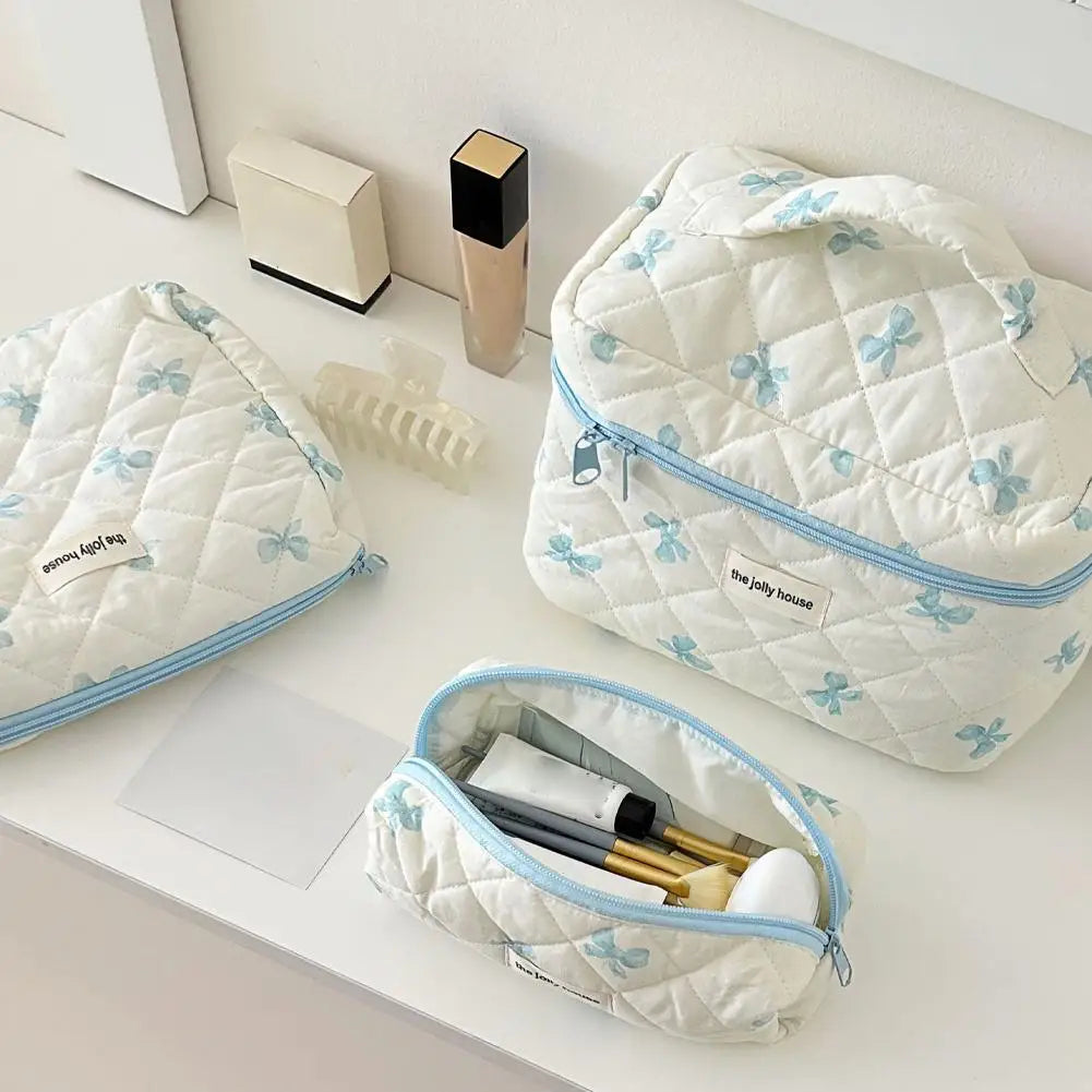 Quilted Makeup Bag 3 Sizes Floral Toiletry Cosmetic Pouch Makeup Organizer Travel Floral Bag for Bridesmaid Gifts, Daily Use Quake