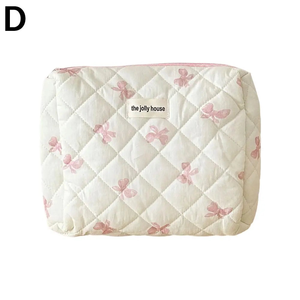 Quilted Makeup Bag 3 Sizes Floral Toiletry Cosmetic Pouch Makeup Organizer Travel Floral Bag for Bridesmaid Gifts, Daily Use Quake pink-M