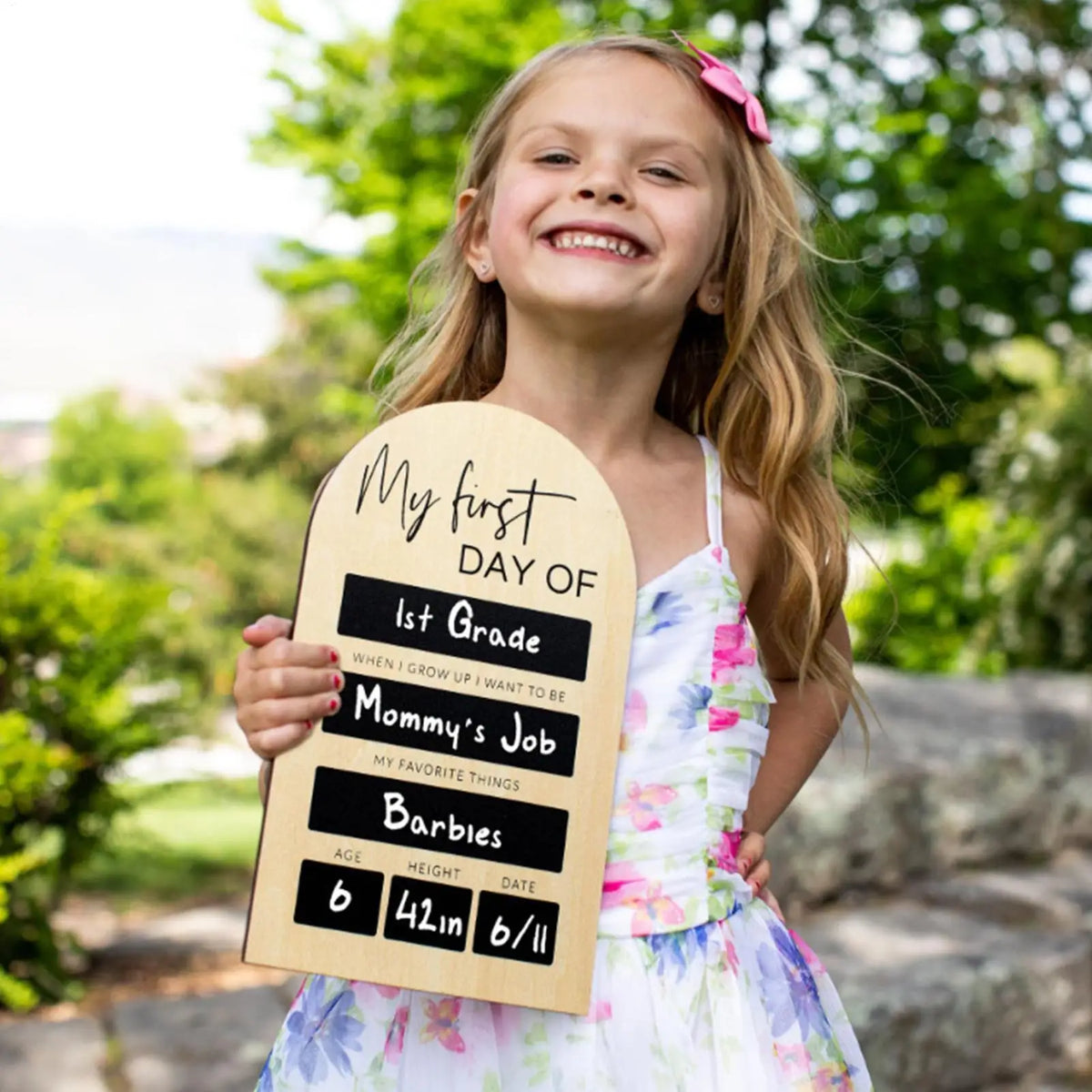 First And Last Day Of School Portable 7x11inch Chalkboard Lasting Memories Chalkboard Style Photo Prop Board for Kindergarten Quake