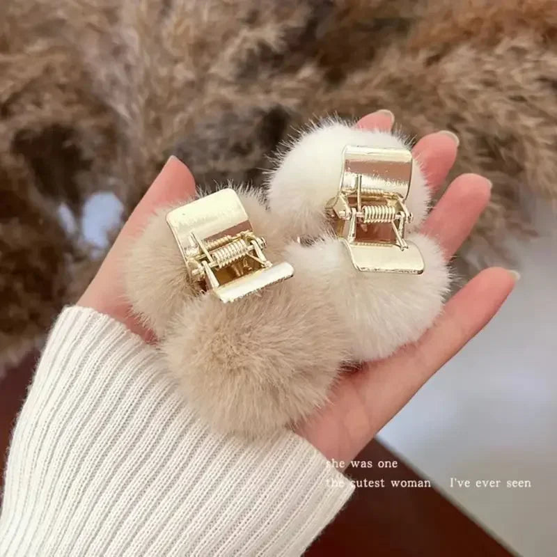 Autumn Winter Plush Hair Claw Clip Plush Ponytail Fixed Large Hair Clip Elegant Women Solid Color Headwear Accessories Girl Gift Quake
