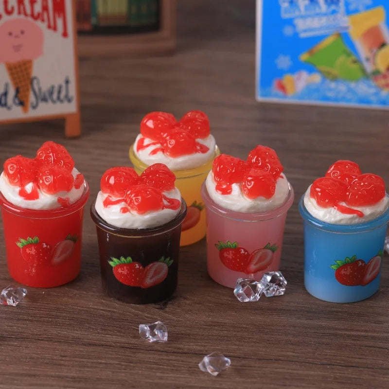 5pcs Large Strawberry Ice Cream Miniature Resin Simulation Food Play DIY Kitchen Food For Dollhouse Jewelry Making Accessories Quake