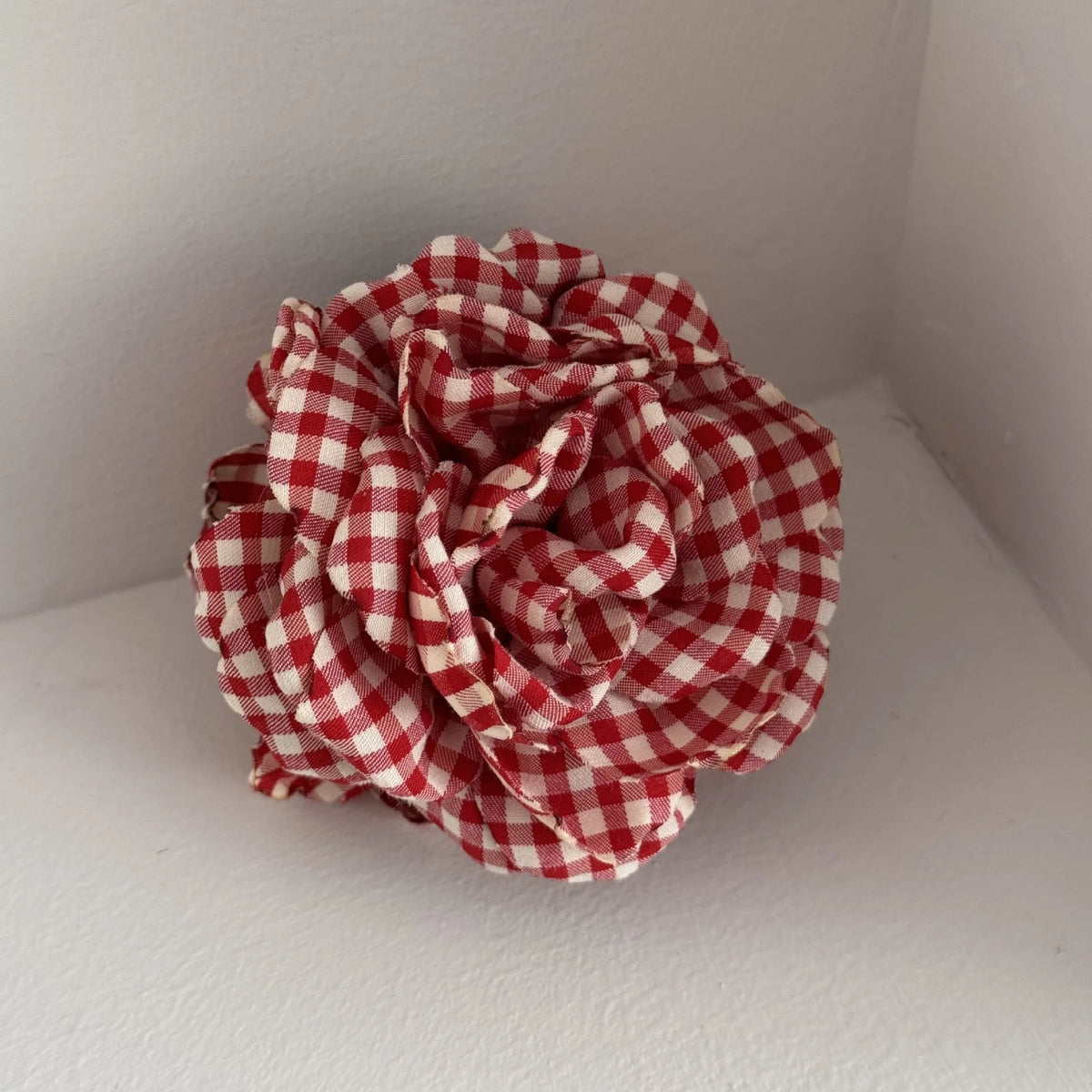 Plaid Fabric Flower Hair Claw Clips for Women Girls Korean Fashion Summer Vacation Ponytail Holder Hair Styling Accessories New Quake red