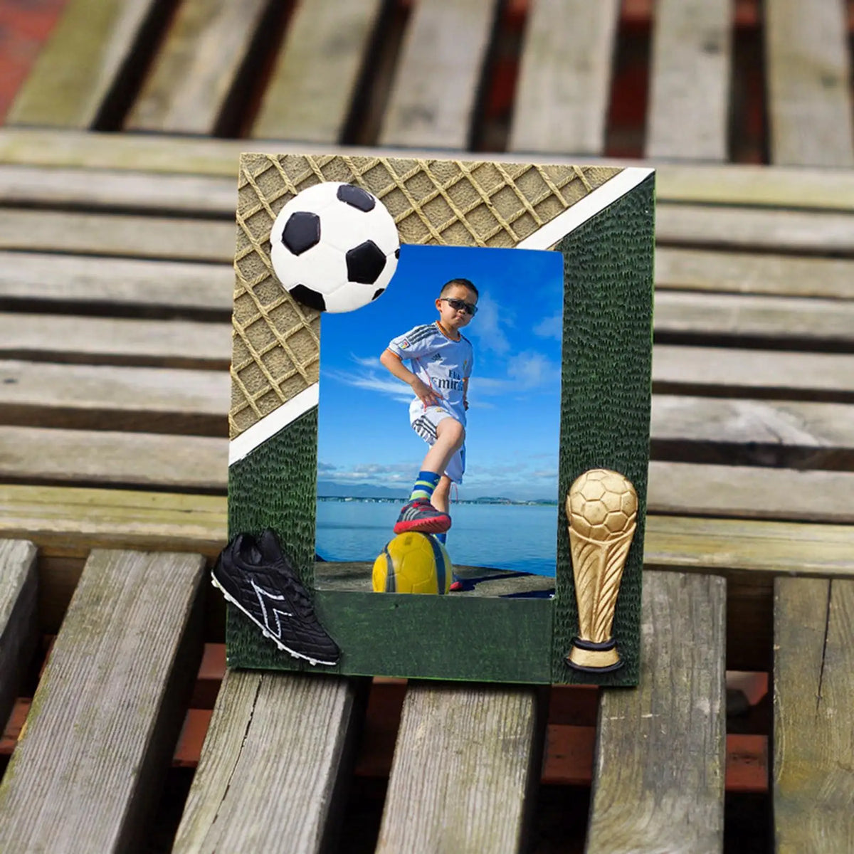Photo Frame 3D Soccer Design Resin MDF Picture Holder Art Deco Tabletop Display Memorable Keepsake for Dad Mom Men Women Quake