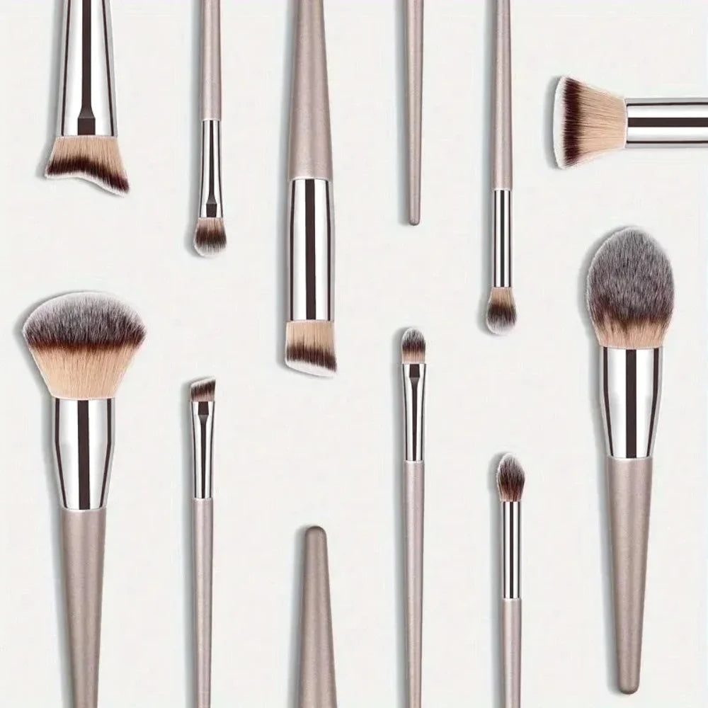 10 Makeup Brush Set Professional Foundation Concealer Powder Eyeshadow Blush Brush Blending Cosmetic Beauty Tool for Face & Eye Quake