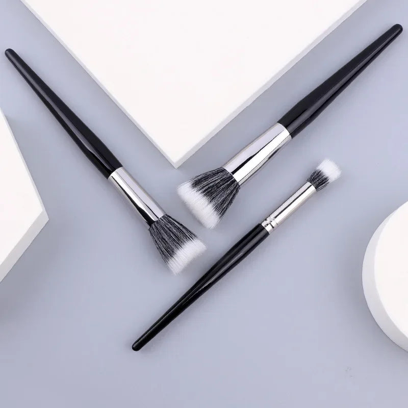 Pointillator brush Blush brush Pure wool flat head Cangzhou makeup brush Soft bristle wooden handle Beauty tool Quake