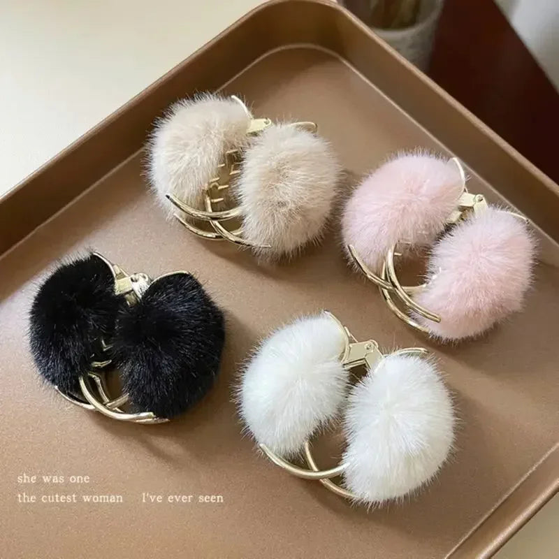 Autumn Winter Plush Hair Claw Clip Plush Ponytail Fixed Large Hair Clip Elegant Women Solid Color Headwear Accessories Girl Gift Quake