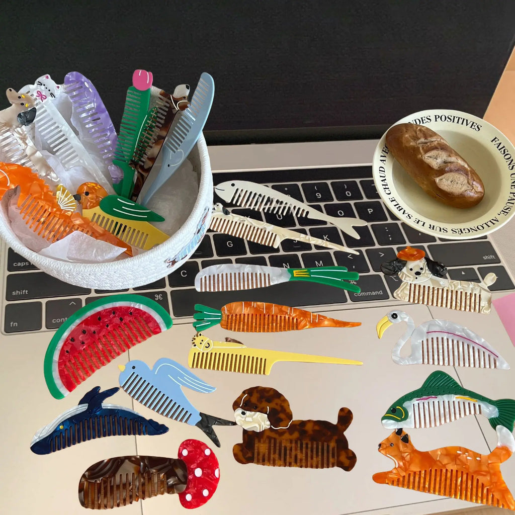Acetic Acid Wide Tooth Comb Cute Cartoon Animal Detangling Hair Brush Dog Swan Pattern Small Pocket Comb Salon Hair Accessories Quake